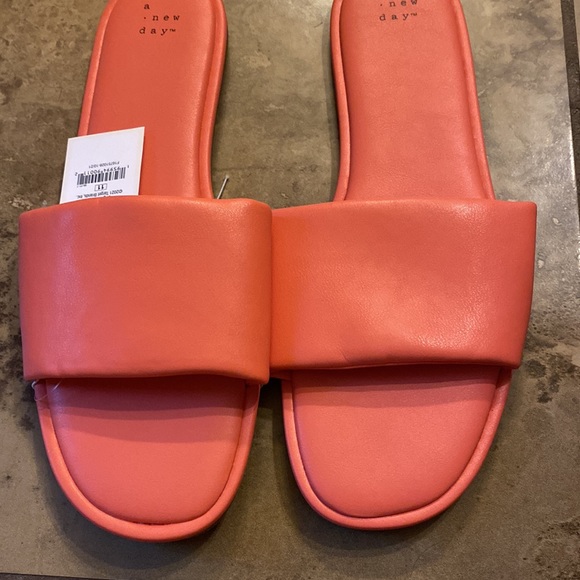 (155) NWT Women’s Coral Orange LuLu Slides by a new day. Size 11 - Picture 2 of 7